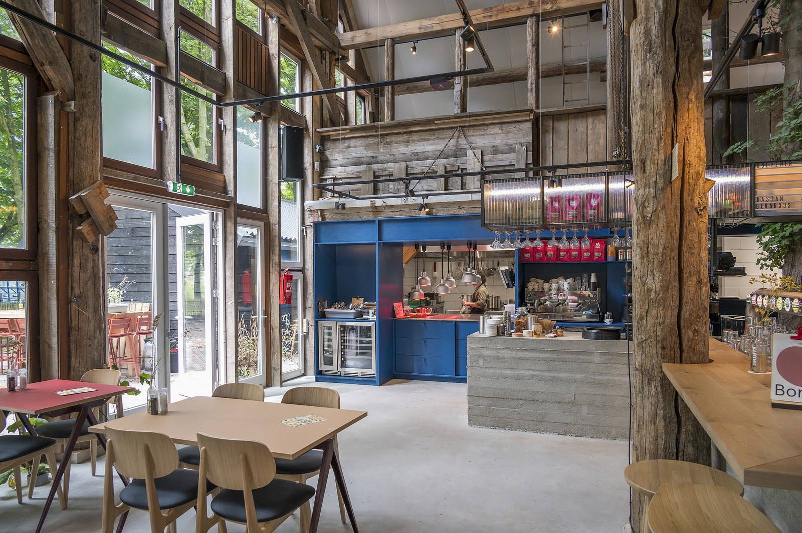 Outdoor Seating Dining